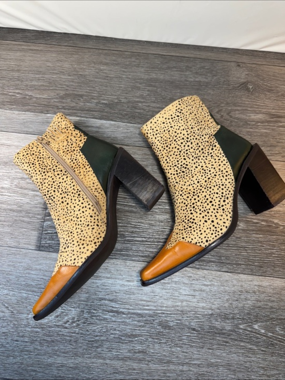 Jeffrey Campbell Tan Spotted Ankle heeled boots woman’s SZ 9 (j269)